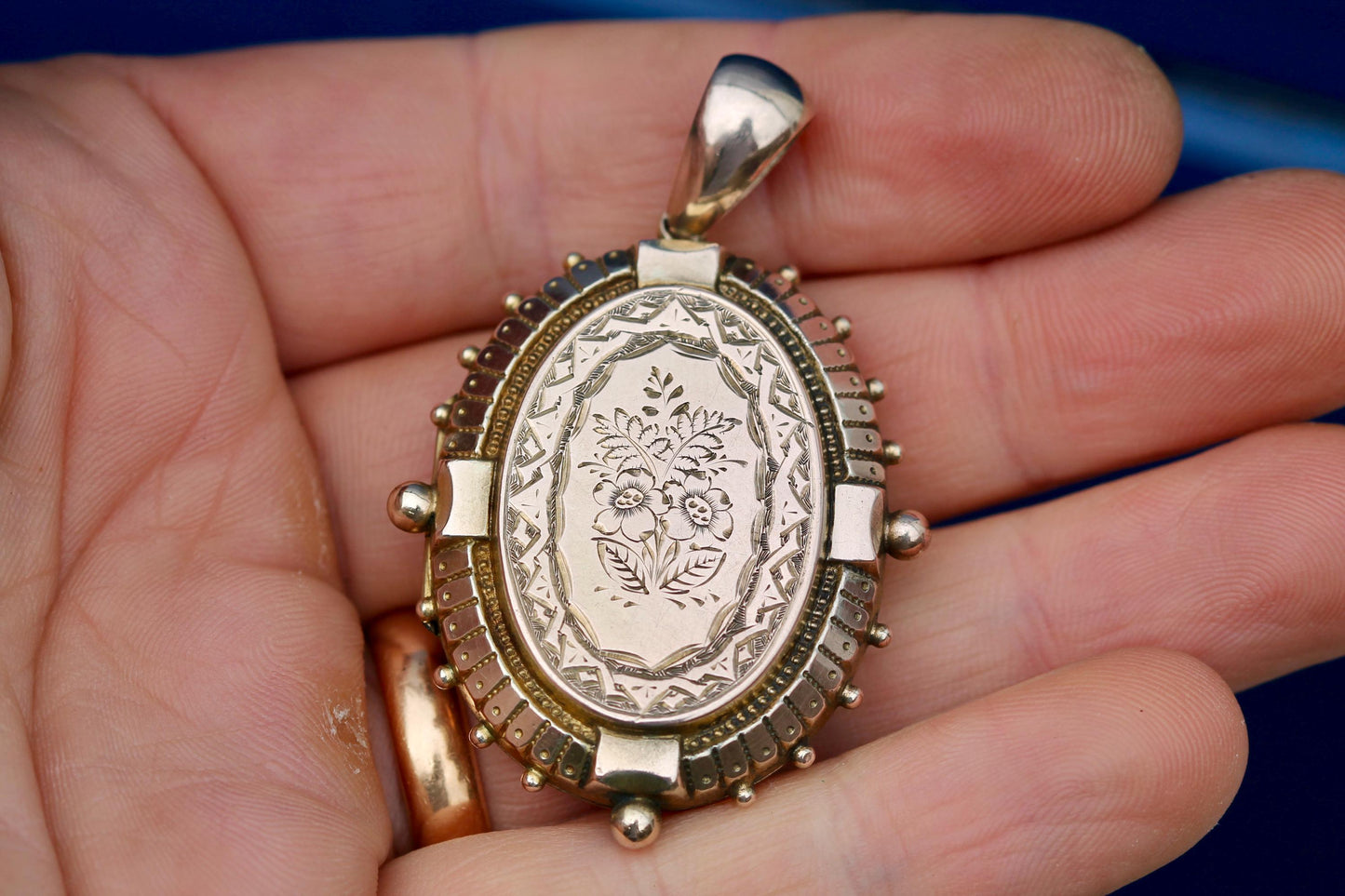 Antique 9ct Gold Forget Me Not Locket, c.1880