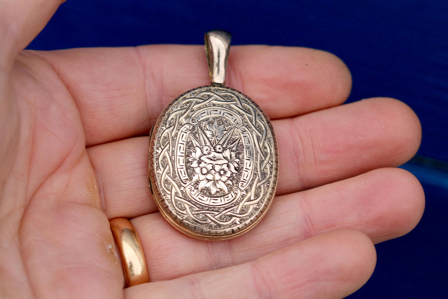 Antique Victorian 9ct Gold Forget Me Not Locket
