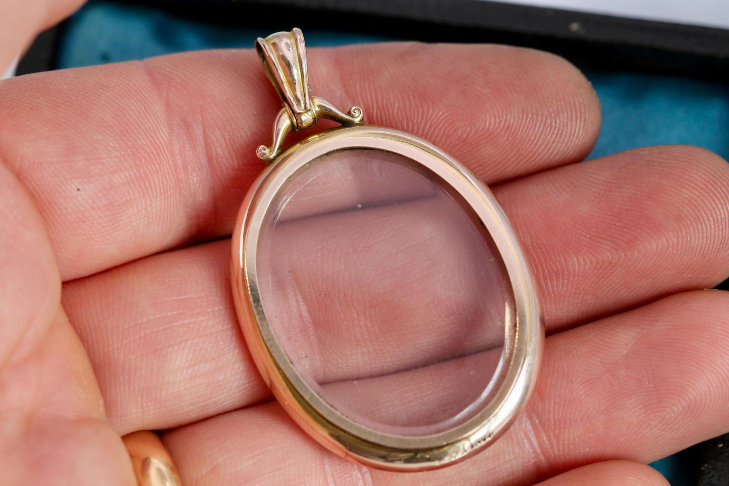 Antique 9ct Gold Glass Open Face Locket