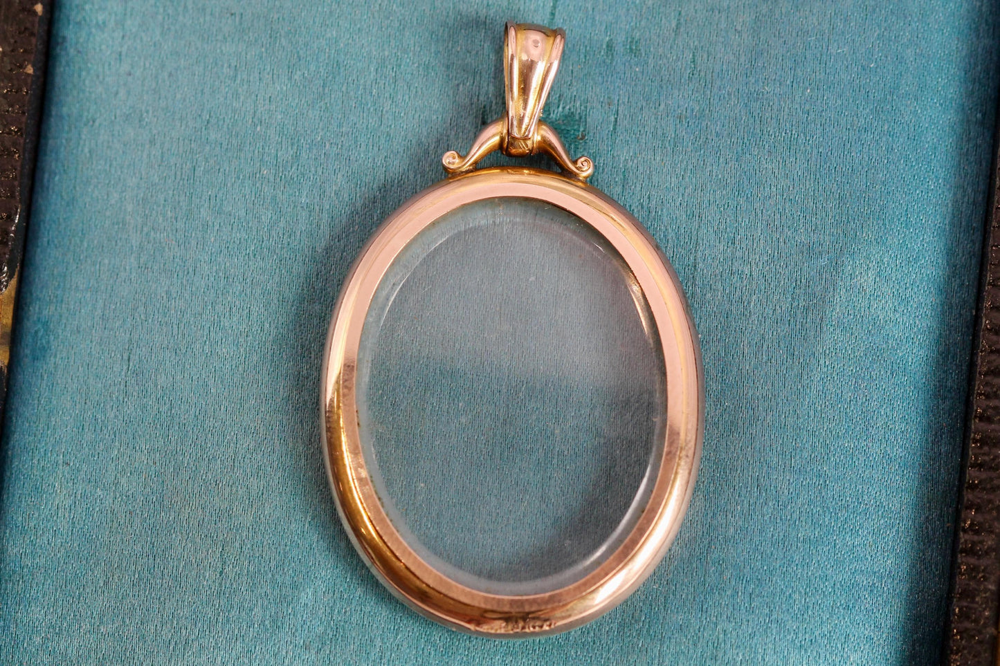 Antique 9ct Gold Glass Open Face Locket