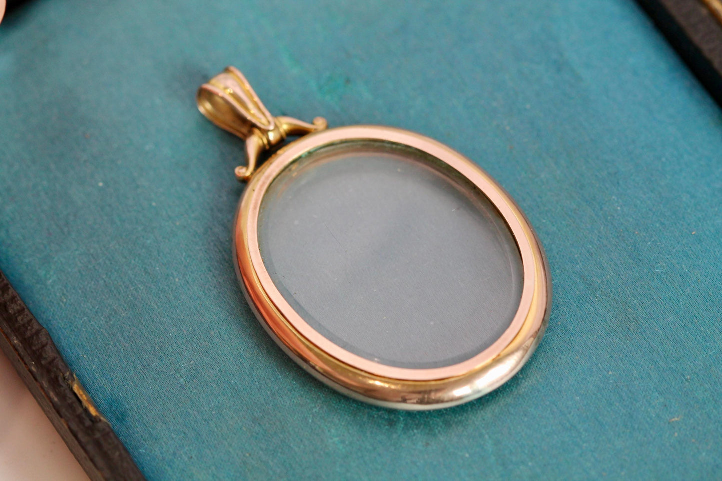 Antique 9ct Gold Glass Open Face Locket