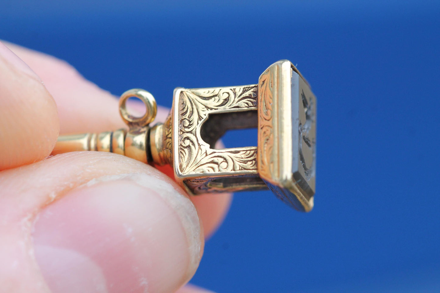 Antique 15ct Gold Watch Key Intaglio Dove "I bring happiness" , c.1880