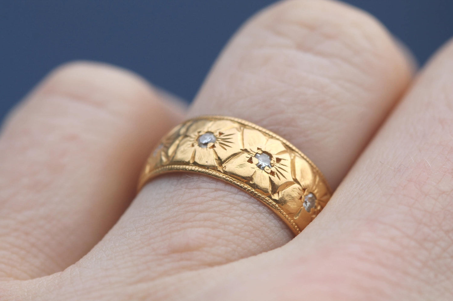 Vintage 22ct Yellow Gold Forget Me Not Chased Diamond Ring