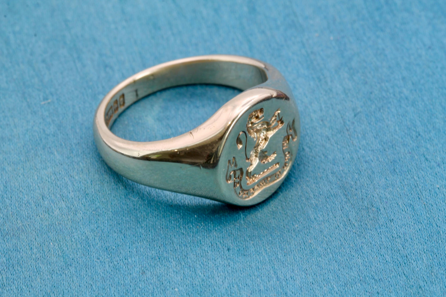 Vintage 9ct Gold Intaglio Lion "Fearless in his pride" Welsh Signet Ring, 1963