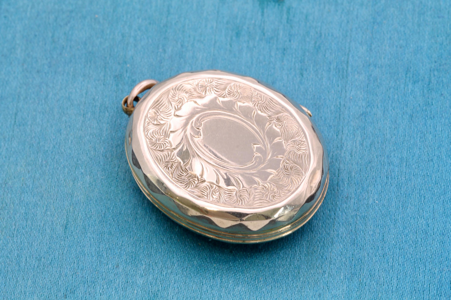 Antique Victorian 9ct Gold Bloodstone Locket with Shield Cartouche, c.1860