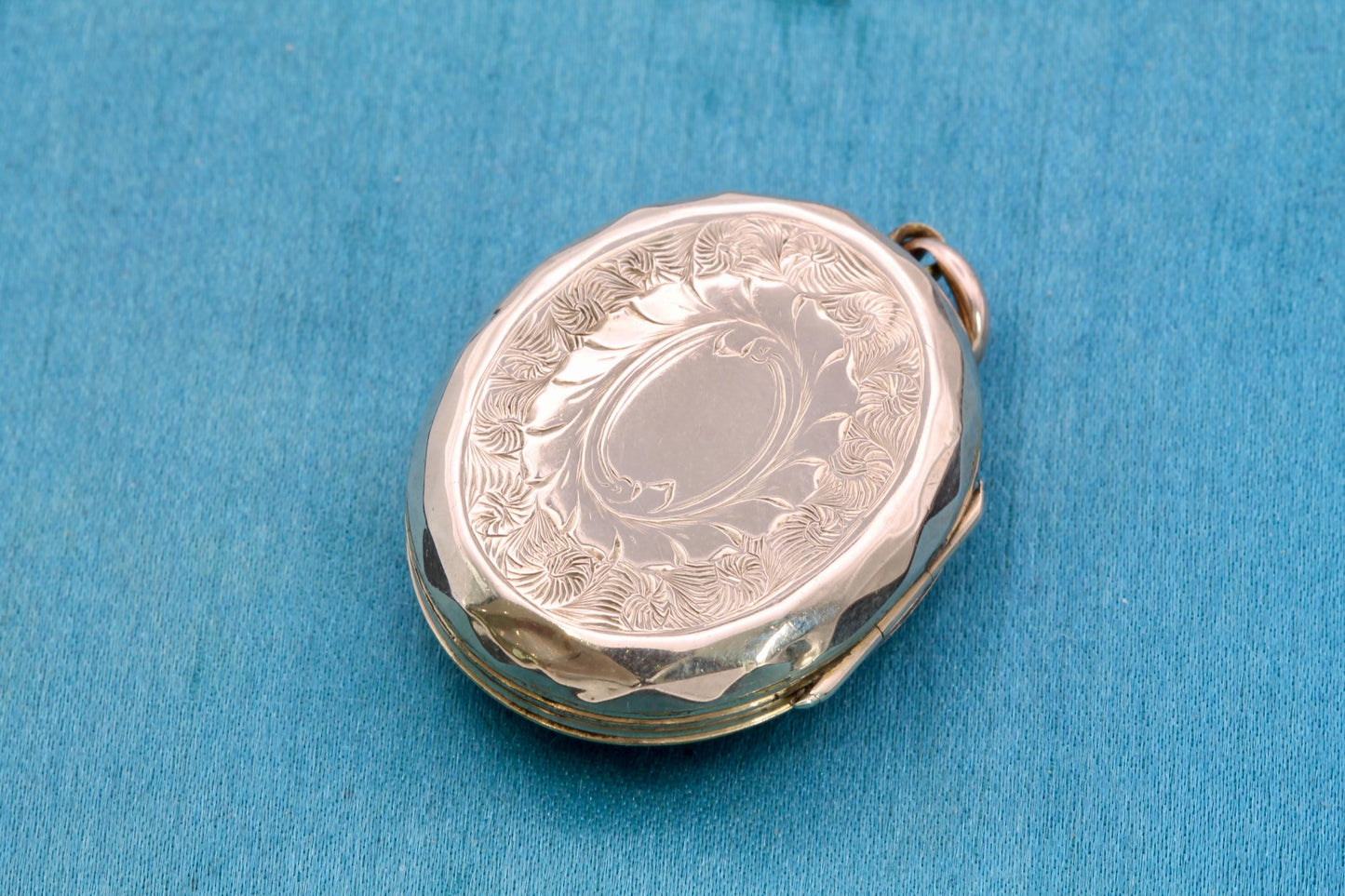 Antique Victorian 9ct Gold Bloodstone Locket with Shield Cartouche, c.1860