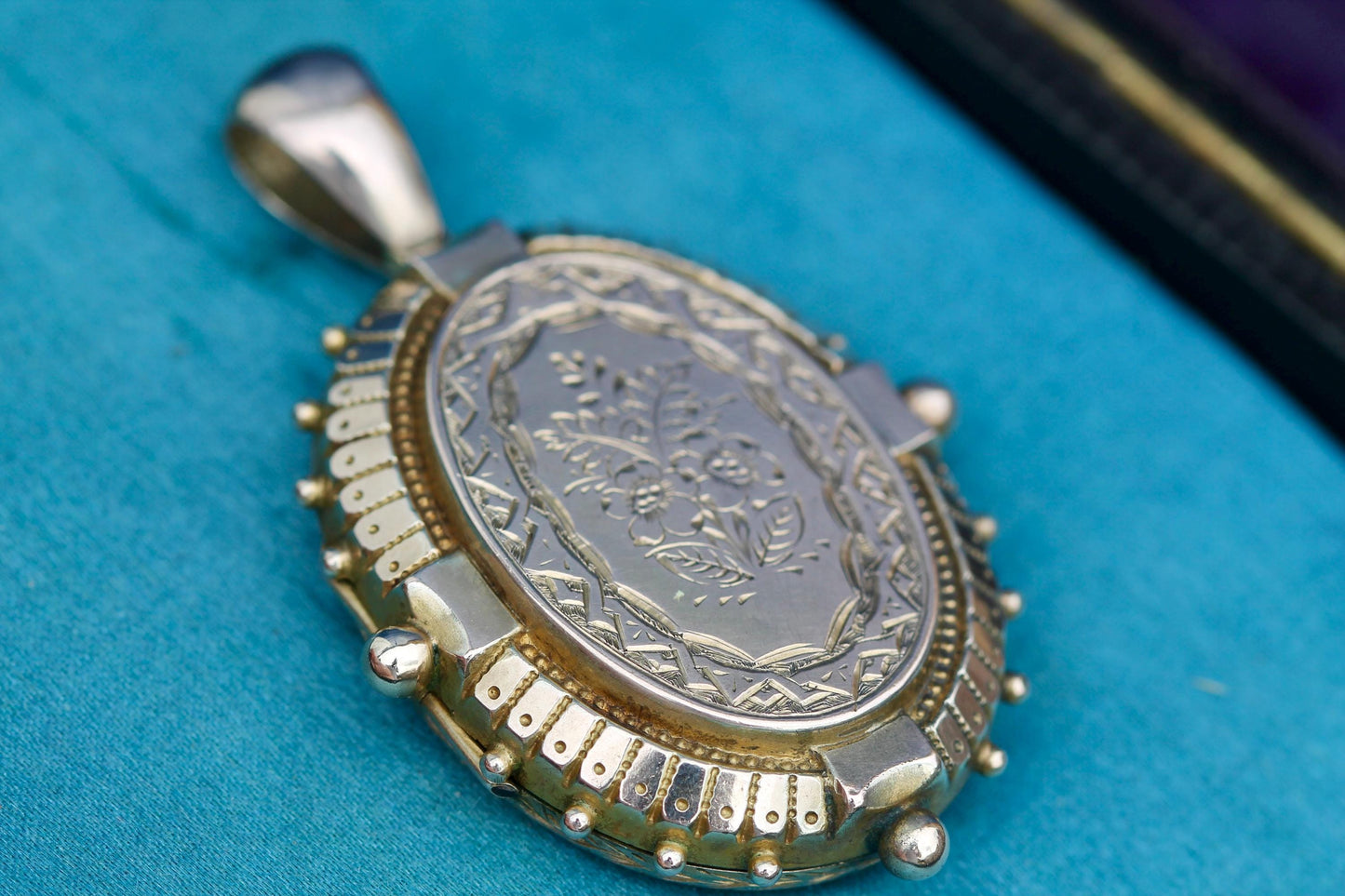 Antique 9ct Gold Forget Me Not Locket, c.1880