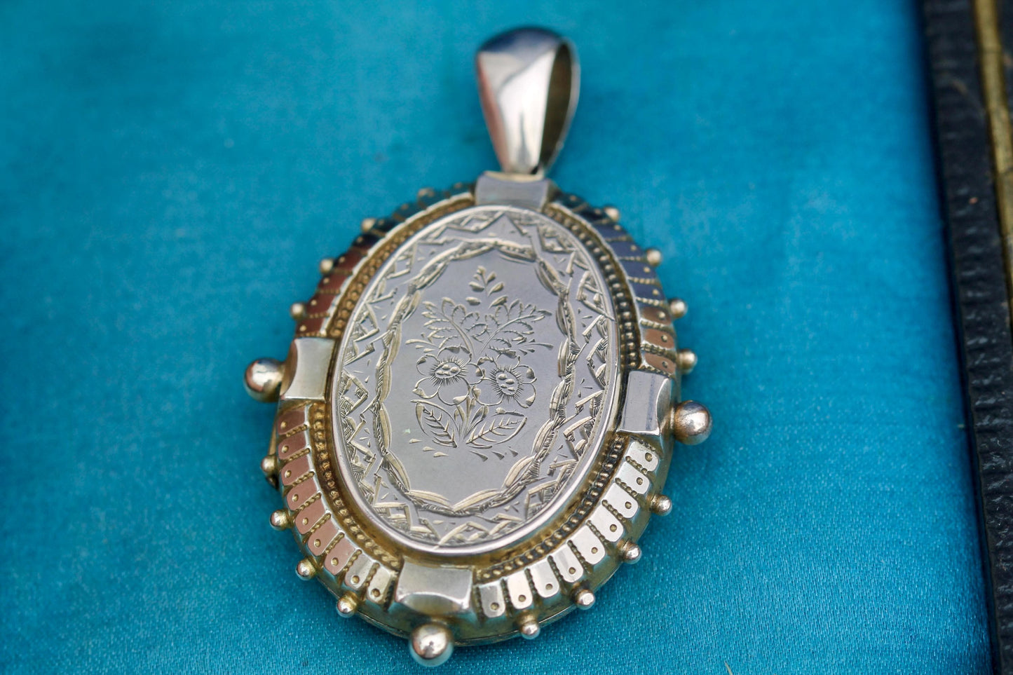 Antique 9ct Gold Forget Me Not Locket, c.1880