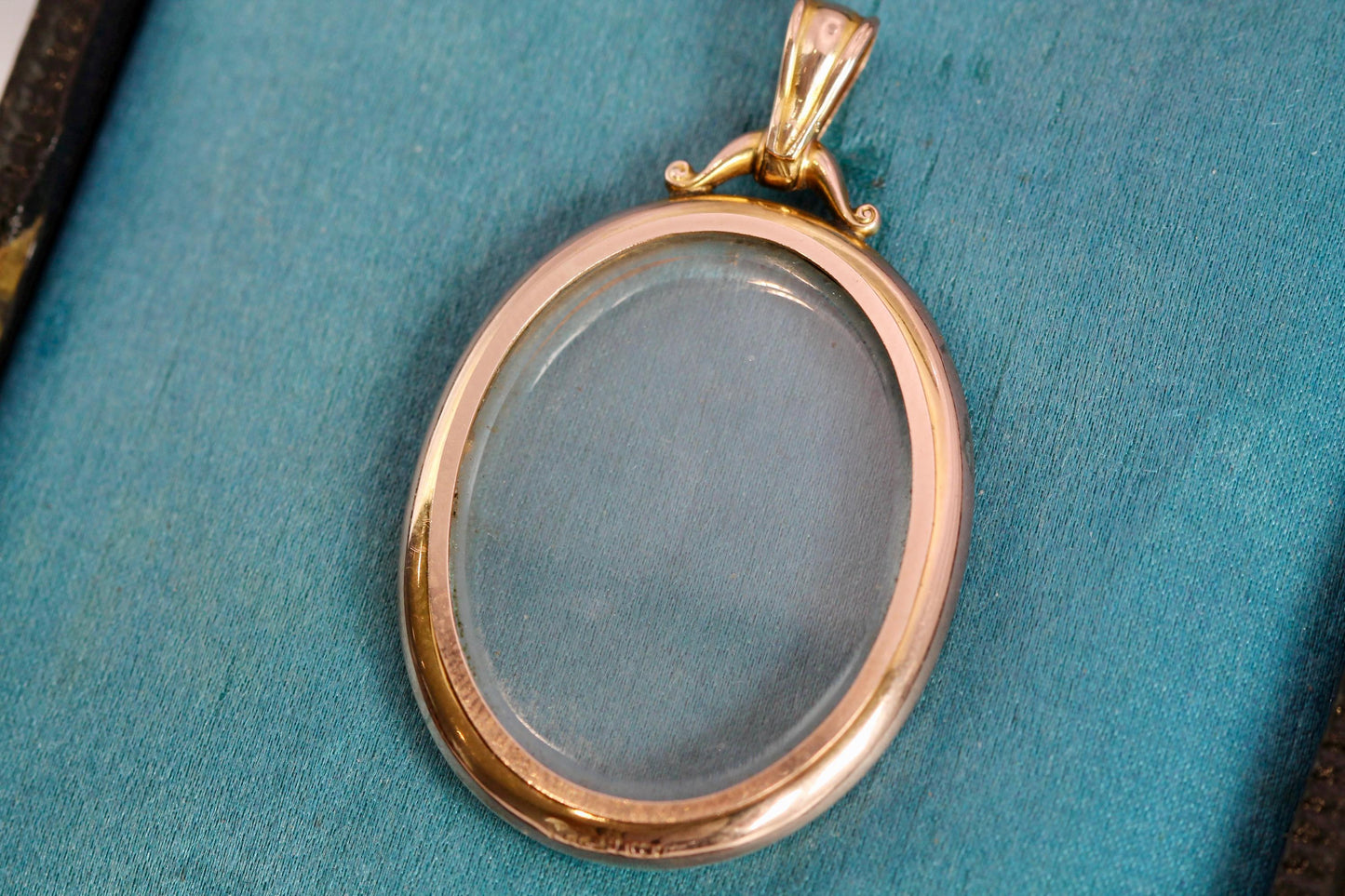 Antique 9ct Gold Glass Open Face Locket