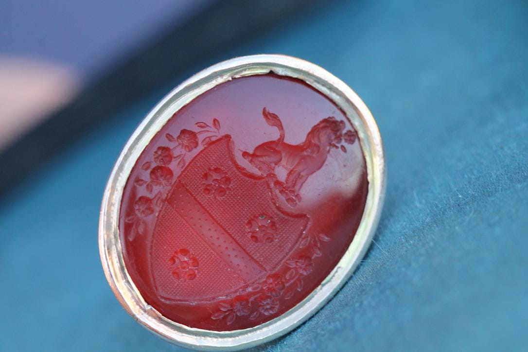 Antique 9ct Gold Carnelian Intaglio Lion Crest Seal Pendant