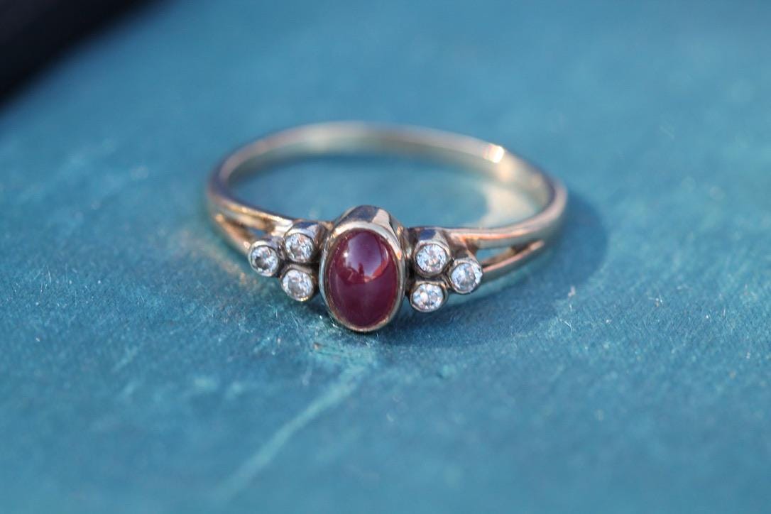 Vintage 9ct Gold Ruby Cabochon & Diamond Ring | c.1970