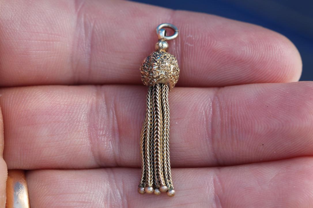 Antique 9ct Gold Tassel Pendant, c.1890