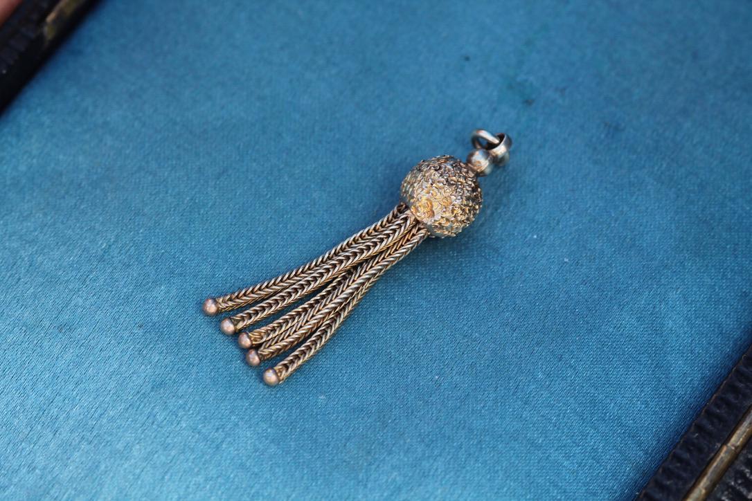 Antique 9ct Gold Tassel Pendant, c.1890