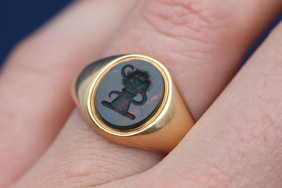 Antique 18ct Gold Bloodstone Intaglio Snake & Wheatsheaf Signet Ring