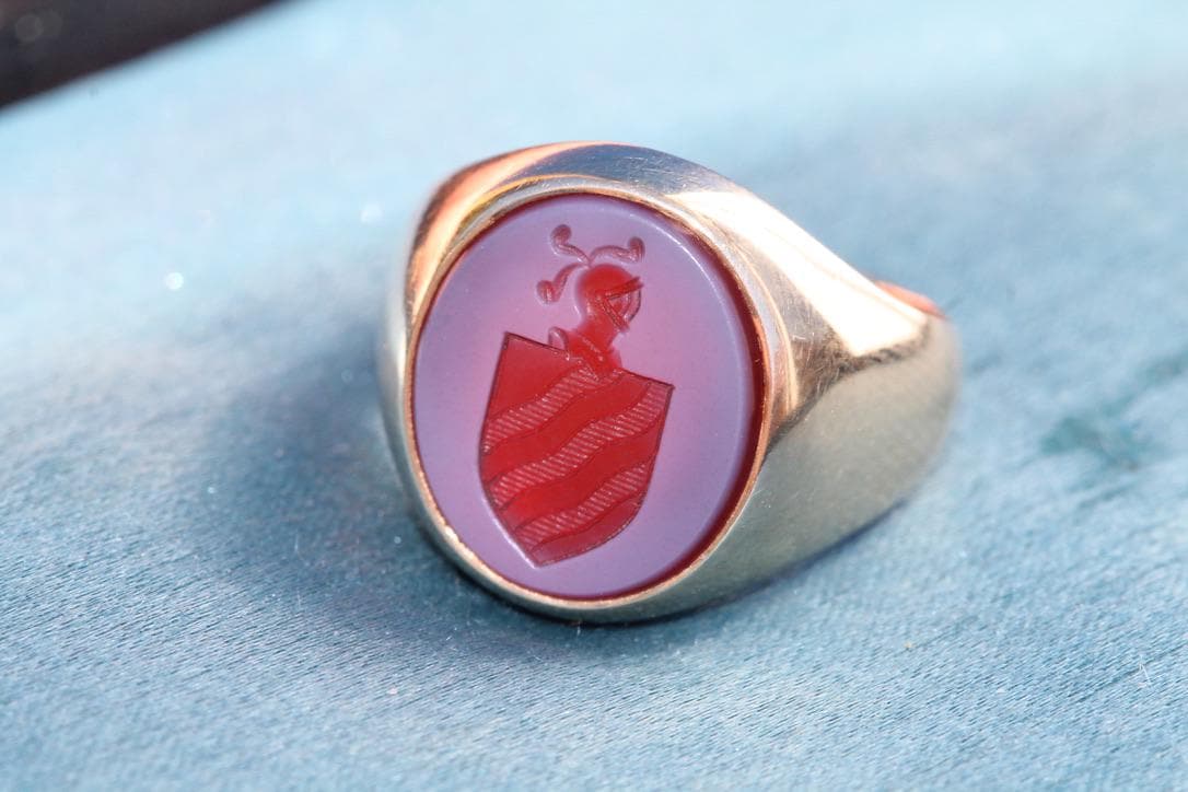 Antique 18ct Gold Sardonyx Intaglio Signet Ring, c.1920