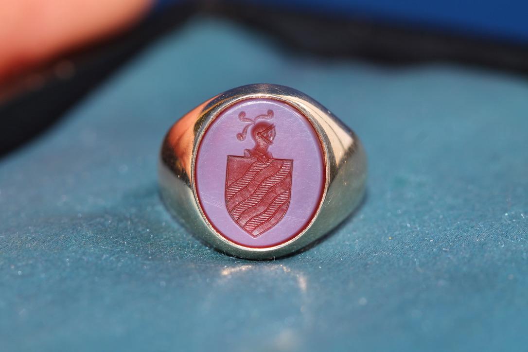 Antique 18ct Gold Sardonyx Intaglio Signet Ring, c.1920