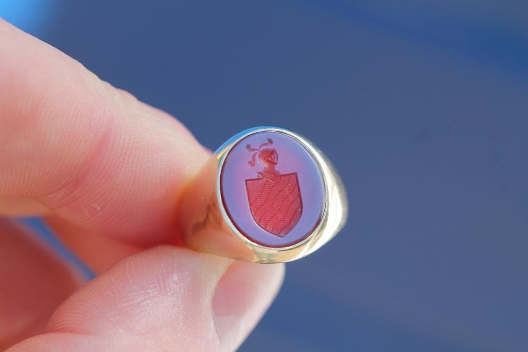Antique 18ct Gold Sardonyx Intaglio Signet Ring, c.1920