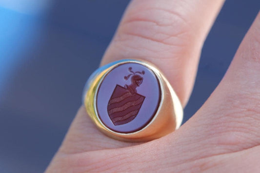 Antique 18ct Gold Sardonyx Intaglio Signet Ring, c.1920