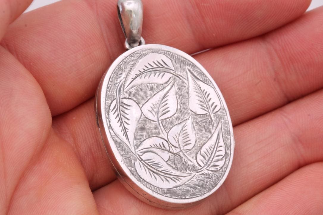 Antique Victorian Sterling Silver Ivy Chased Locket, 1881