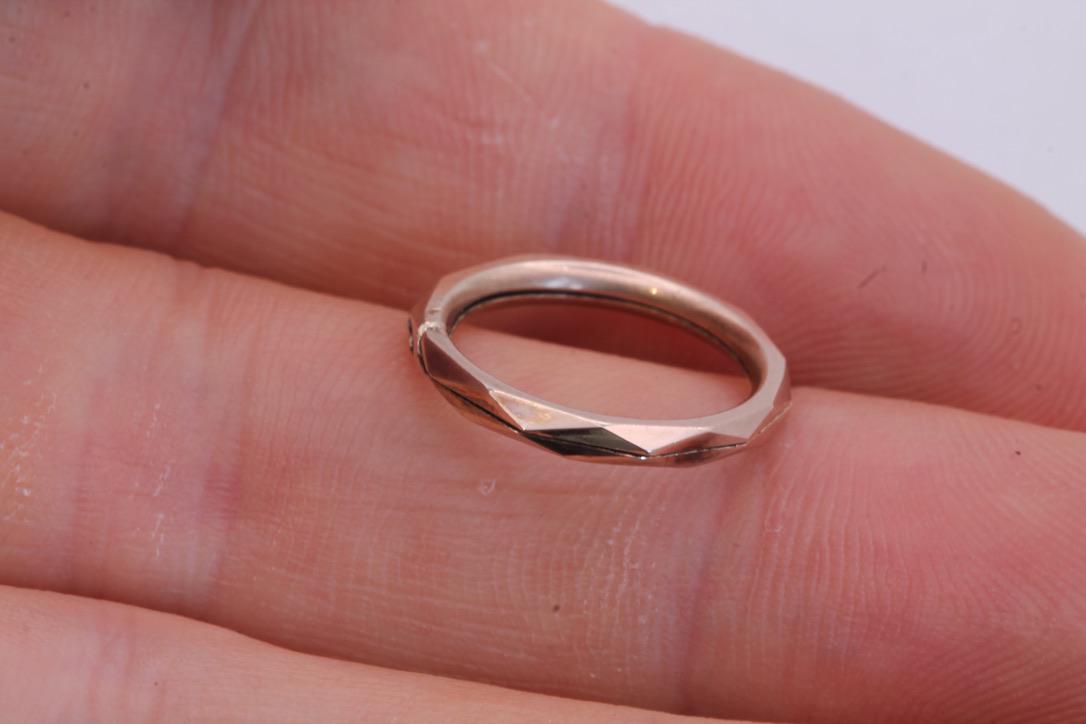 Antique 9ct Rose Gold Faceted Split Ring, c.1860