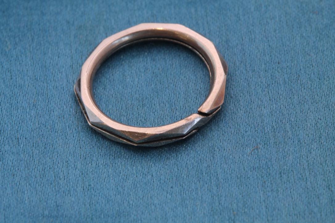 Antique-9ct-Rose-Gold-Faceted-Split-Ring,-c.1860