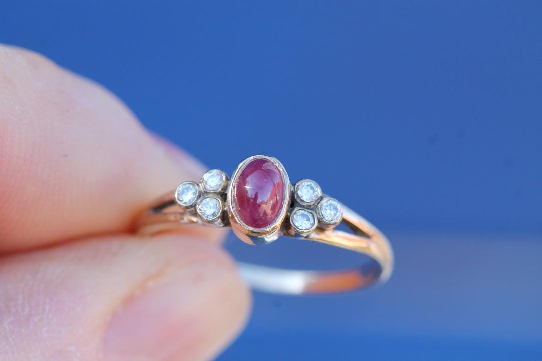 Vintage 9ct Gold Ruby Cabochon & Diamond Ring | c.1970