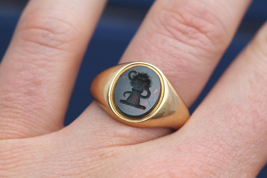 Antique 18ct Gold Bloodstone Intaglio Snake & Wheatsheaf Signet Ring