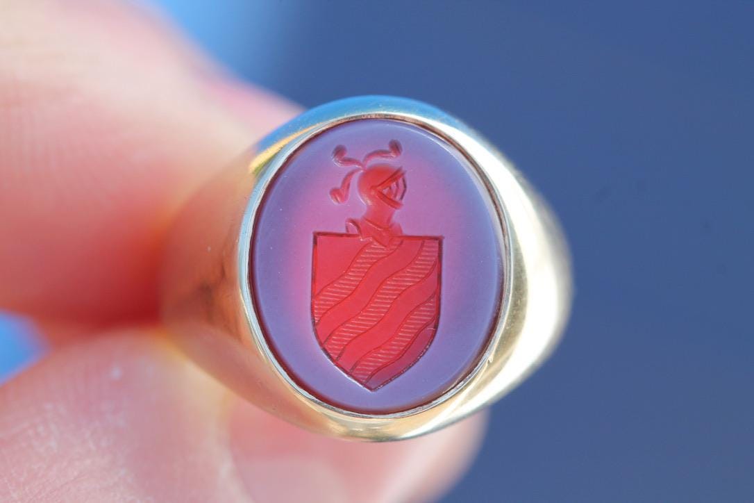 Antique 18ct Gold Sardonyx Intaglio Signet Ring, c.1920