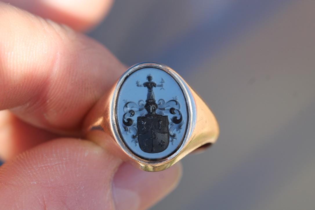 Antique 14ct Gold Sardonyx Intaglio Coat Of Arms Signet Ring