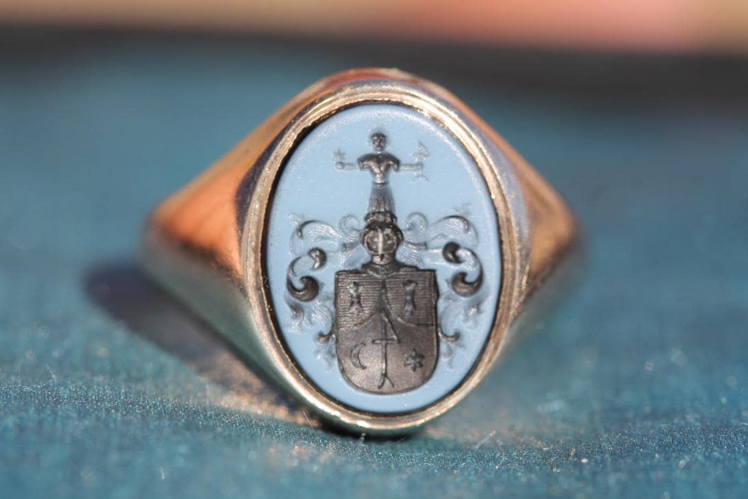 Antique 14ct Gold Sardonyx Intaglio Coat Of Arms Signet Ring