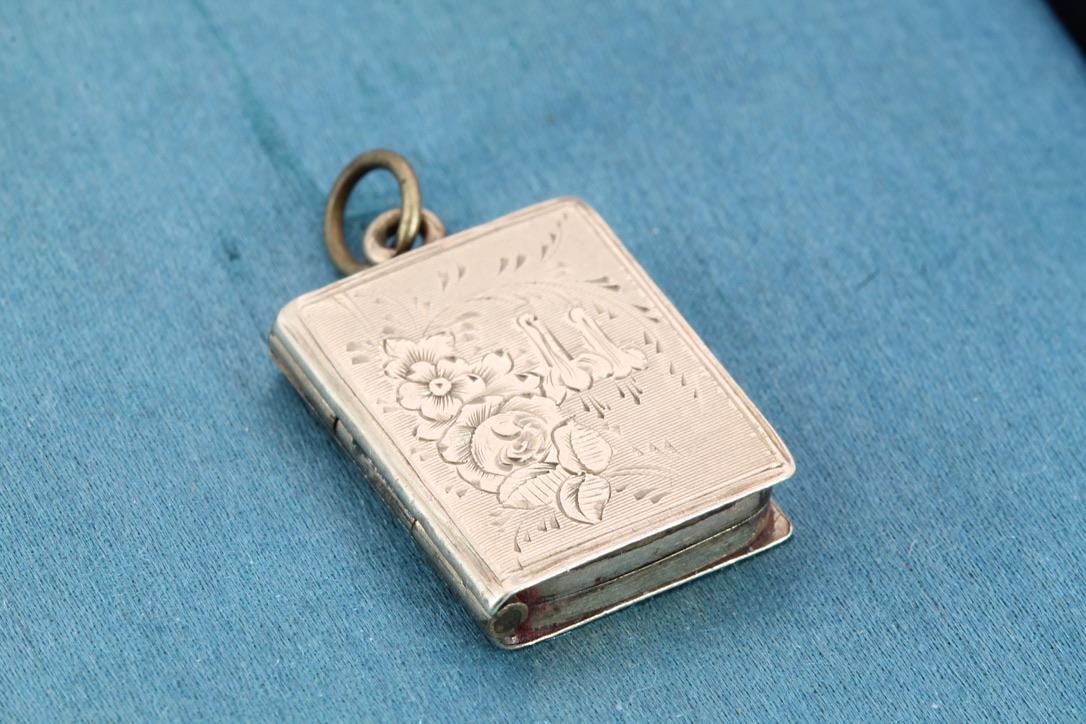 Antique 9ct Gold Book-Shaped Locket, c.1890