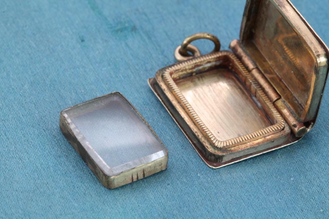 Antique 9ct Gold Book-Shaped Locket, c.1890