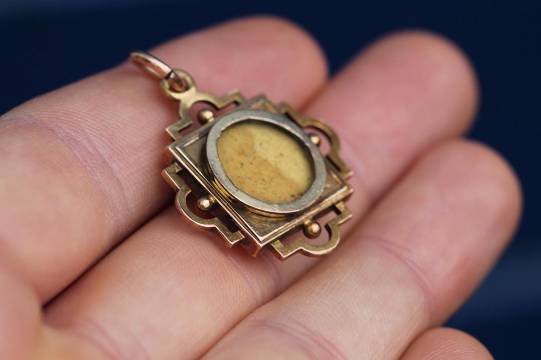 Antique 15ct Gold Carnelian Locket Pendant, c.1890