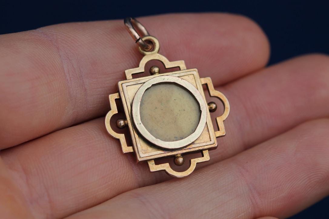 Antique 15ct Gold Carnelian Locket Pendant, c.1890