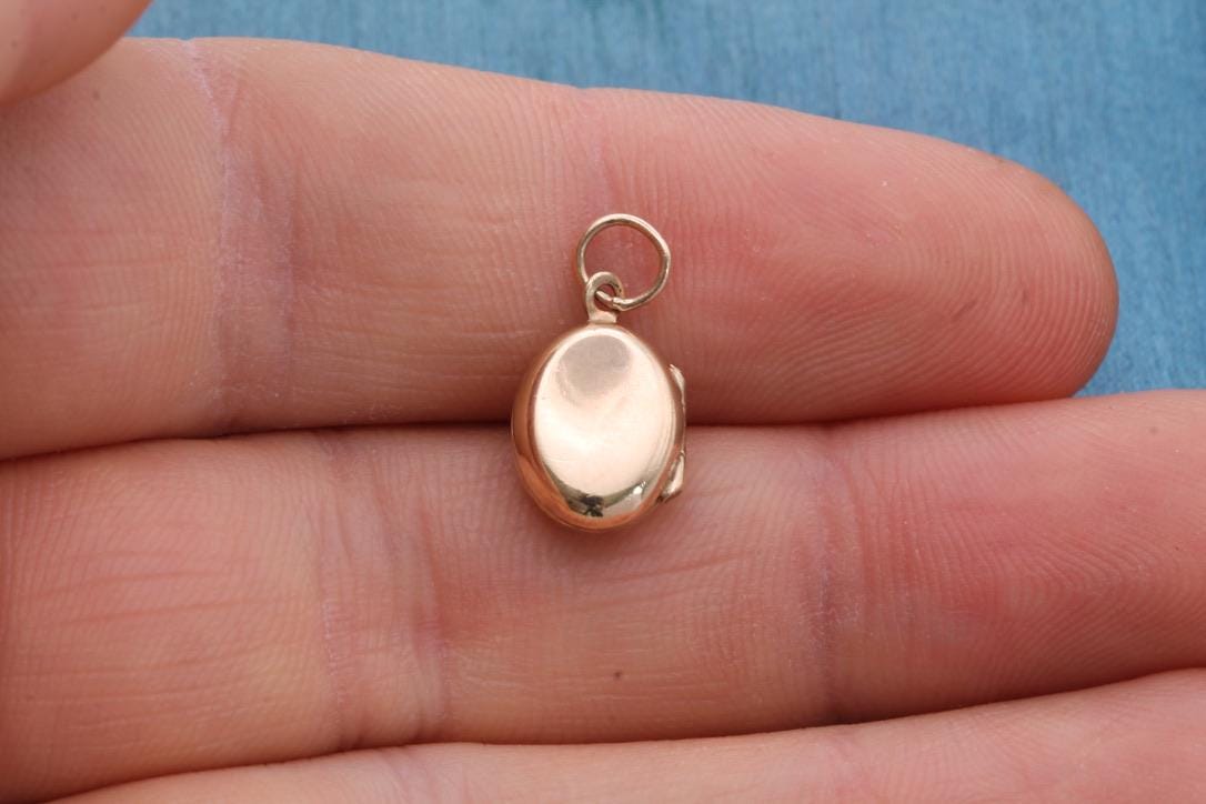 Vintage-Miniature-Gold-Locket-Charm,-c.1970