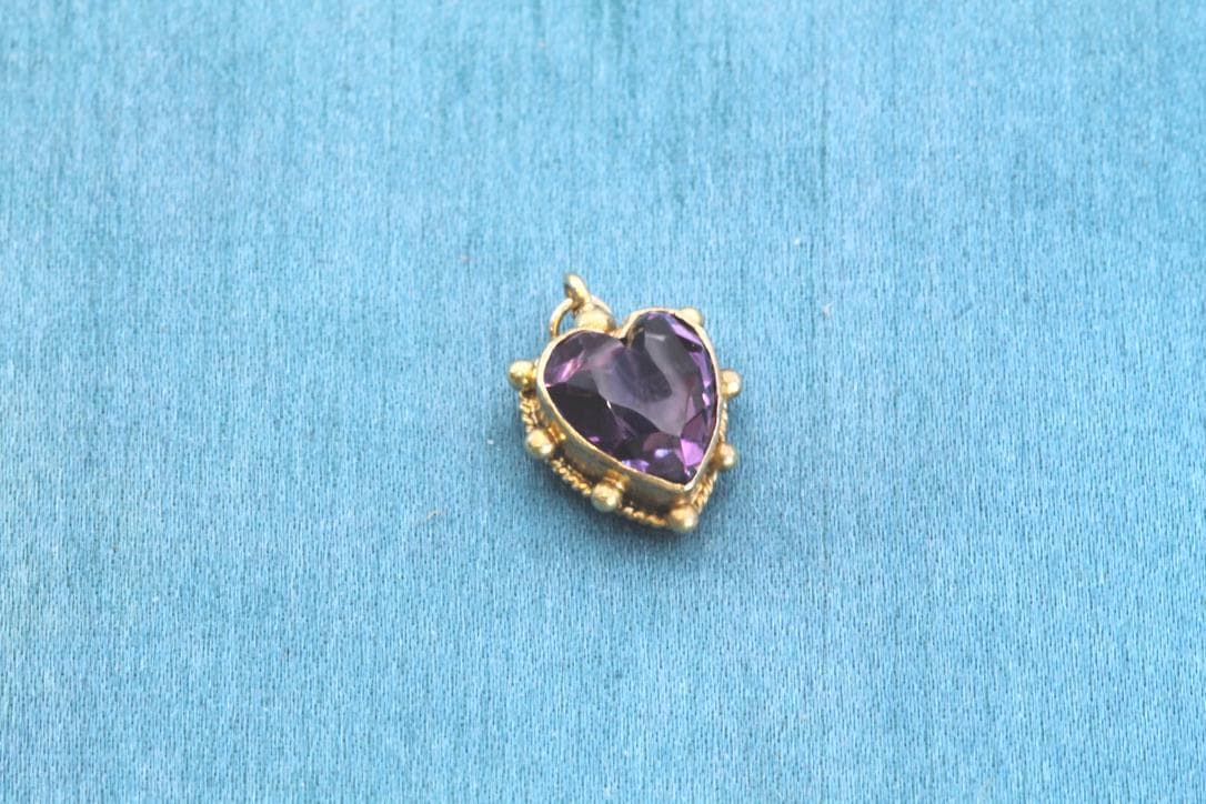 Antique-15ct-Gold-Small-Heart-Amethyst-Pendant-|-c.1901