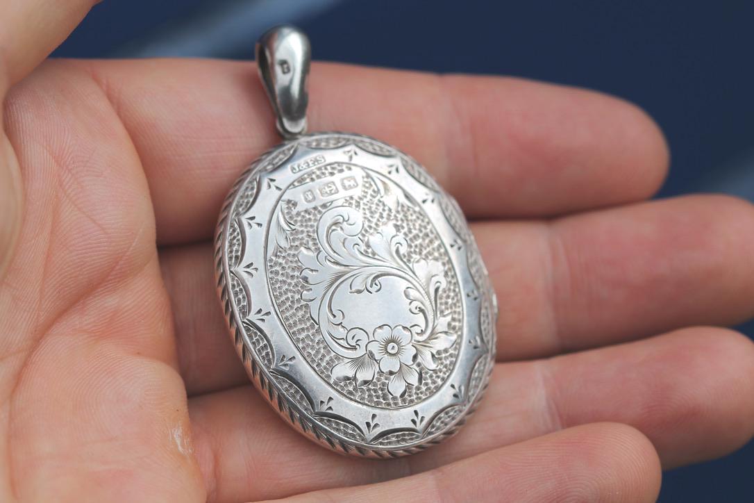 Antique Victorian Sterling Silver Locket | Chased Ivy Design | 1881