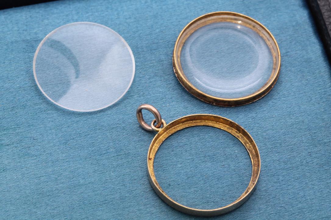 Antique 9ct Gold Open Face Glass Locket, c.1910