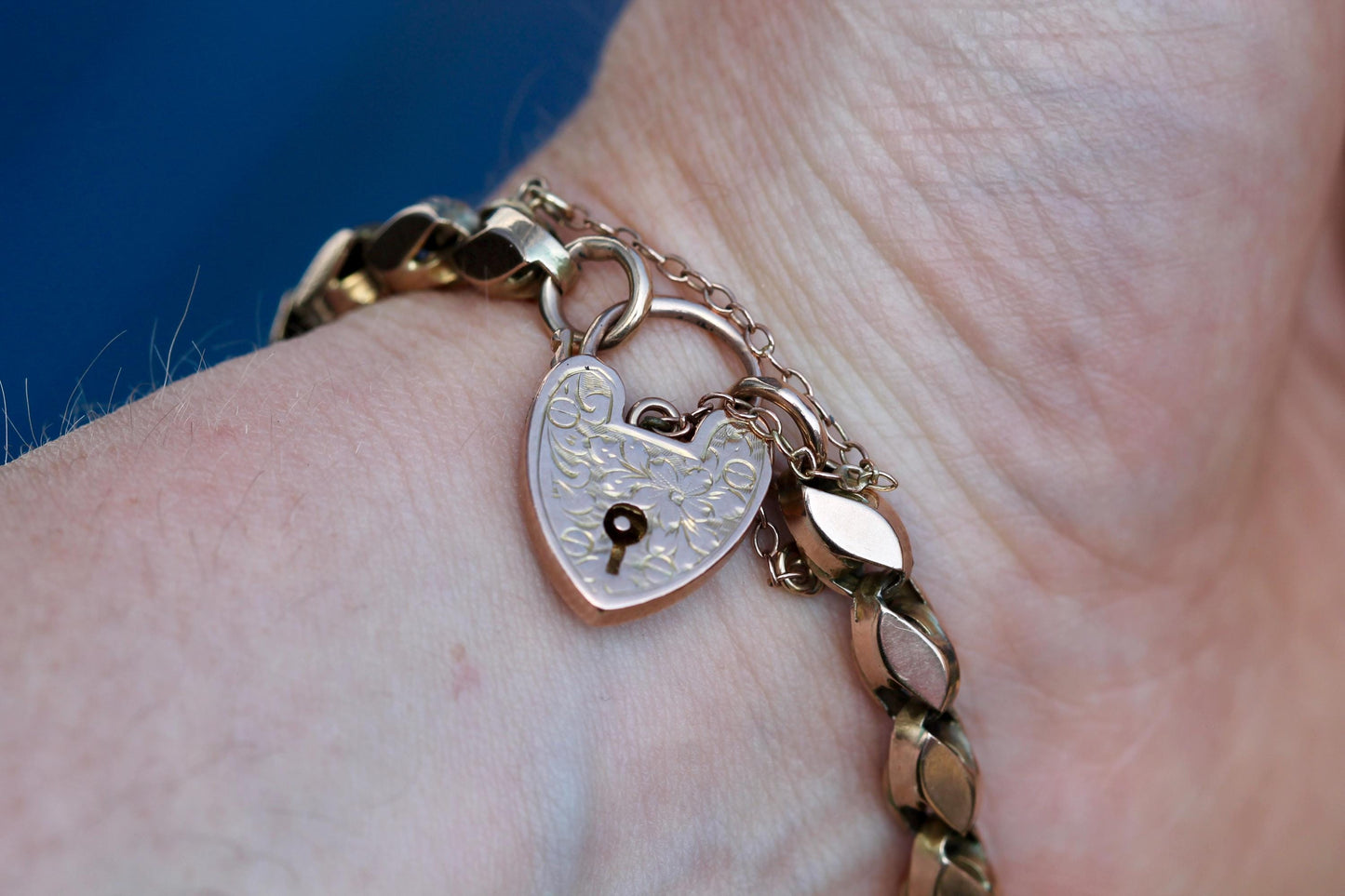 Antique 9ct Gold Graduated Tulip Link Gate Bracelet, 7.25"