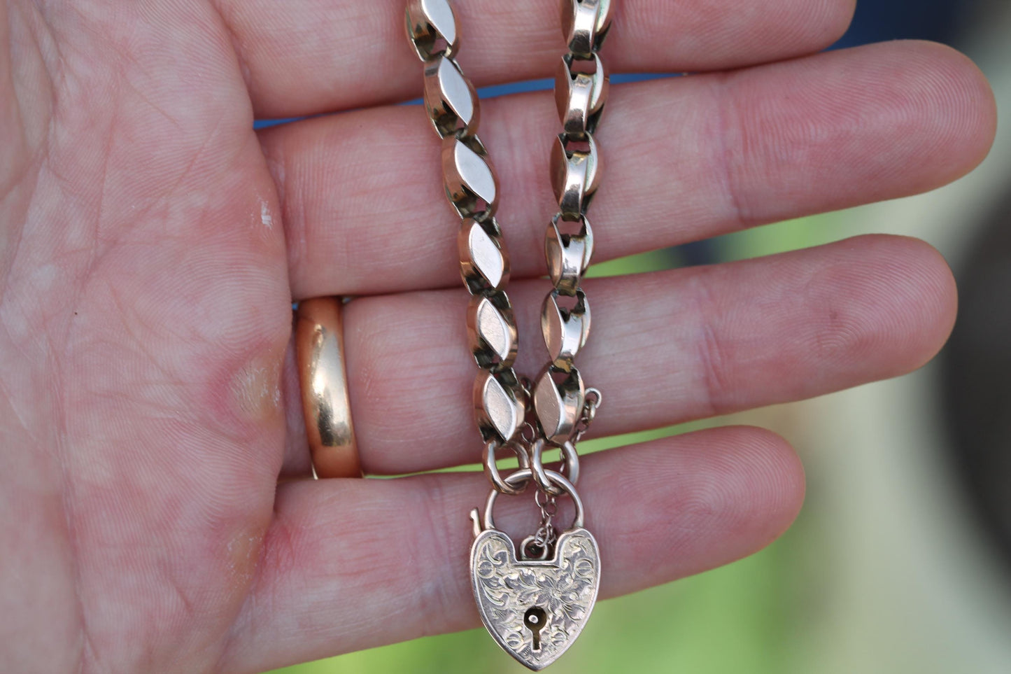 Antique 9ct Gold Graduated Tulip Link Gate Bracelet, 7.25"