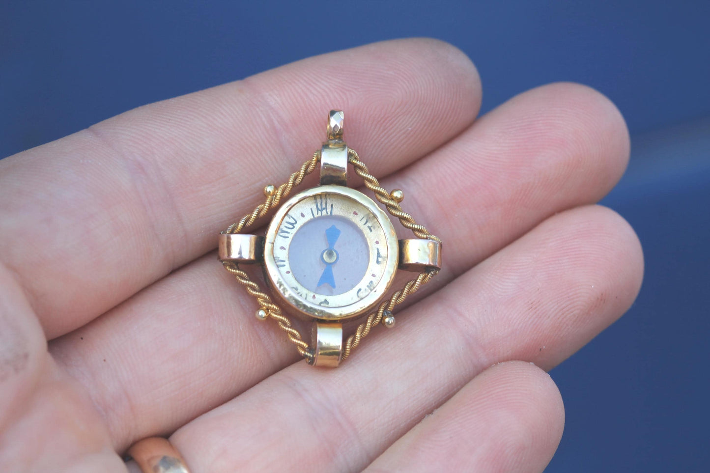 Antique 9ct Gold Working Compass Pendant | 1898