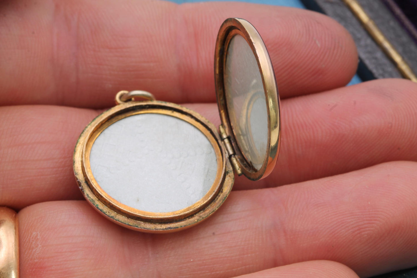 Antique 9ct Rose Gold Locket | Hand Chased | Edwardian