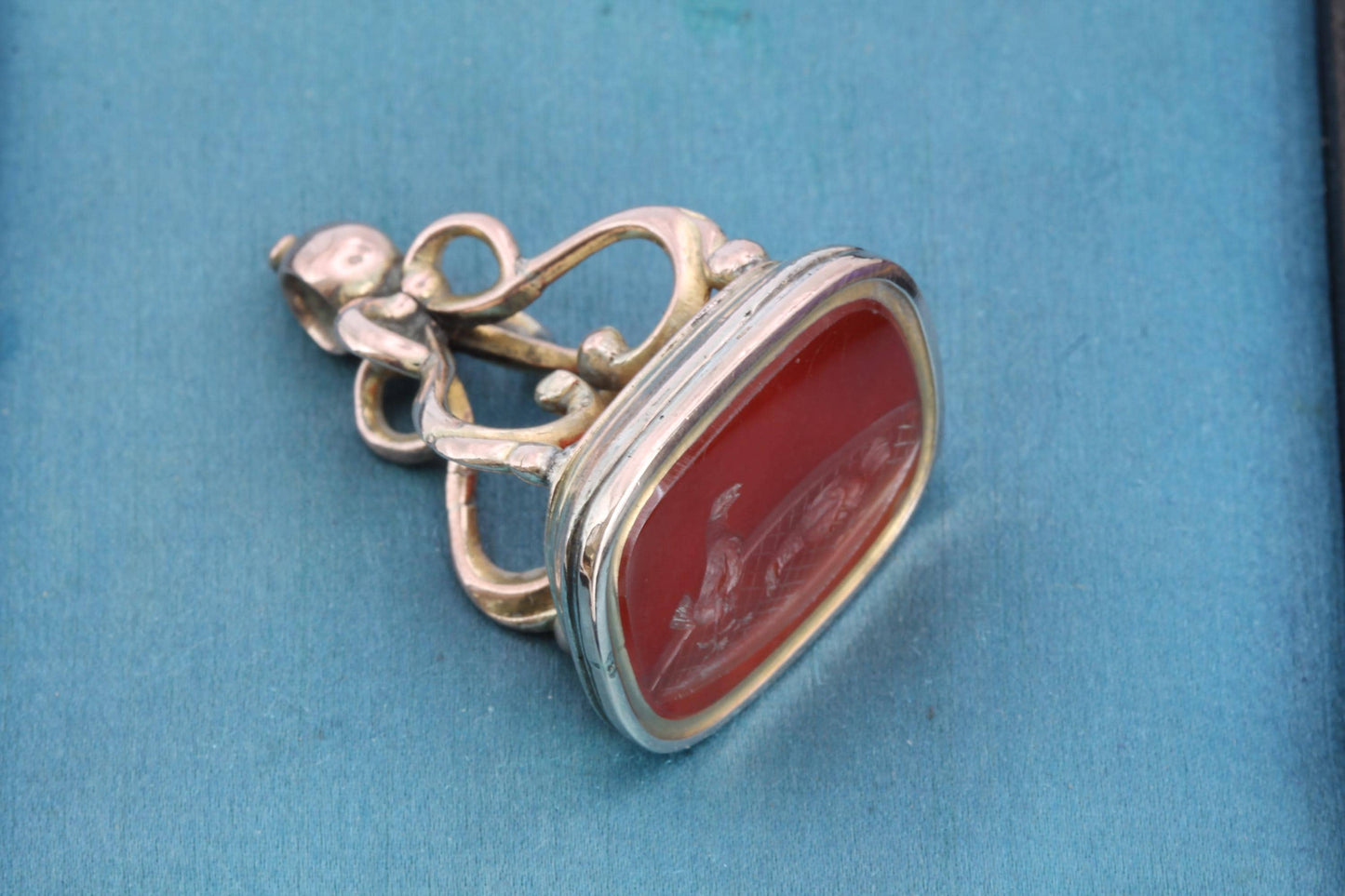 Antique 9ct Gold Large Carnelian Intaglio Seal | Two Hens Scene | c.1860