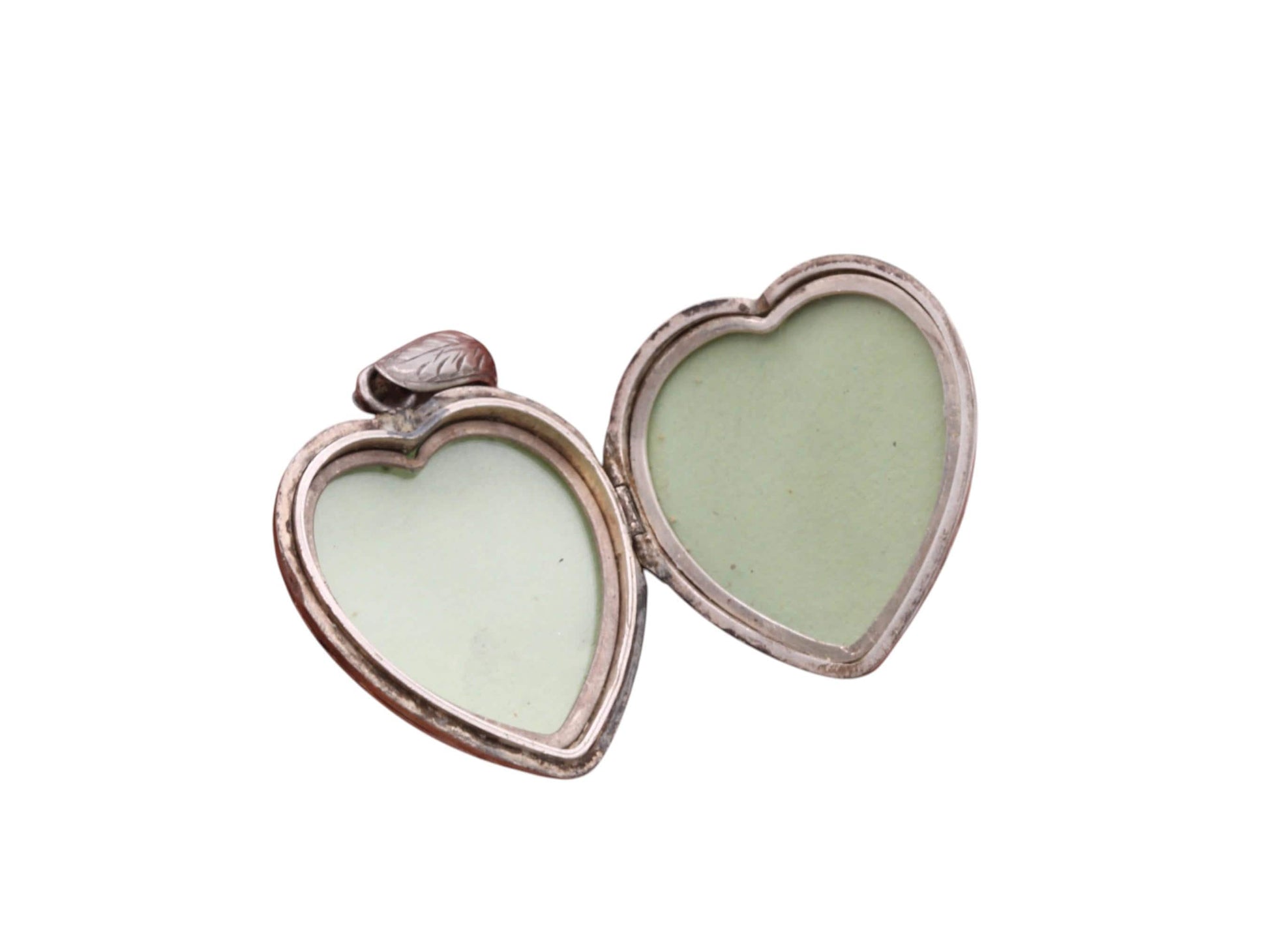 Antique-Sterling-Silver-Heart-Locket-|-Fern-Leaf-Chasing-|-c.1890