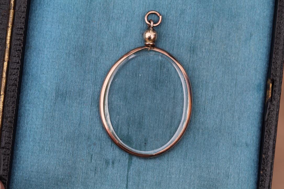 Antique 9ct Gold Oval Screw-Top Glass Locket | Keepsake Photo Locket