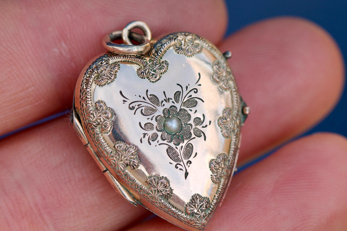 Antique 9ct Gold Heart Locket | Pearl Set Flower | Keepsake | Victorian c.1890