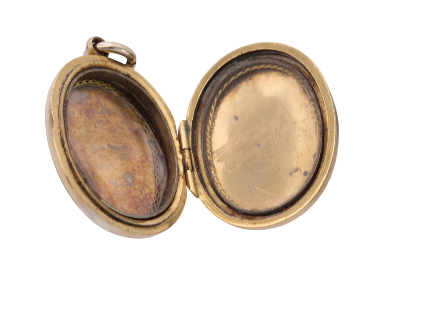 Antique 9ct Gold Locket | Ivy & Heart Chasing | Victorian c.1880