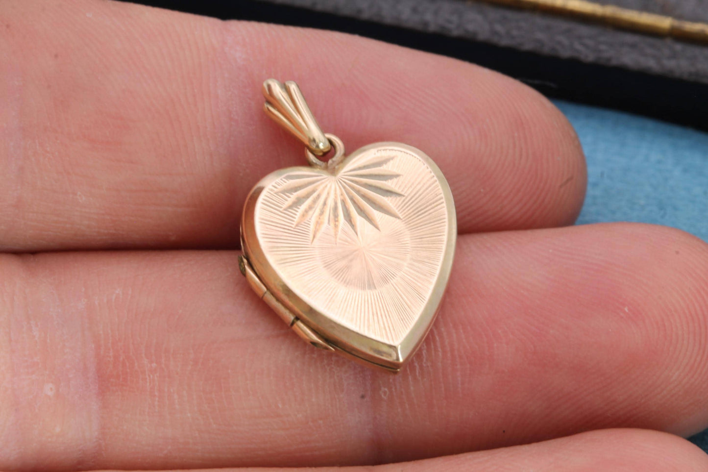 Vintage 9ct Gold Heart Locket | Starburst Design | Art Deco Styling | c.1960