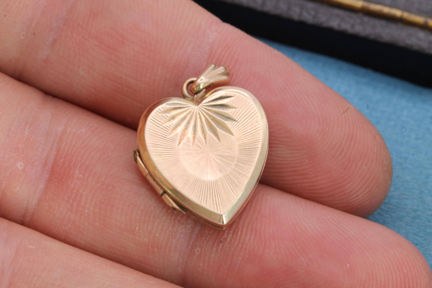 Vintage 9ct Gold Heart Locket | Starburst Design | Art Deco Styling | c.1960