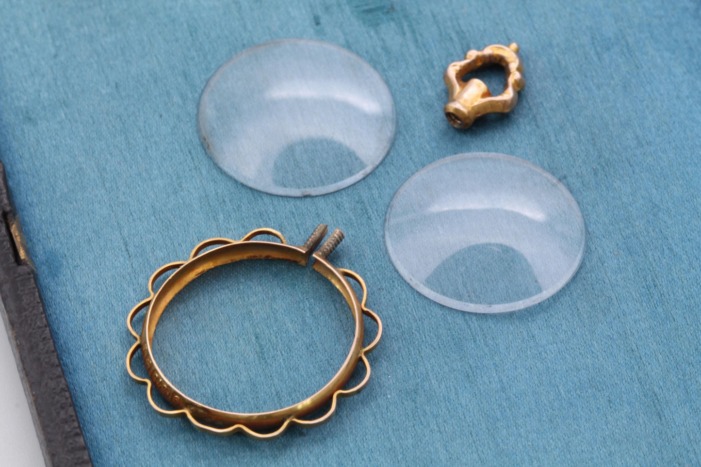 Antique 9ct Gold Glass Locket | Removable Glass| 1910